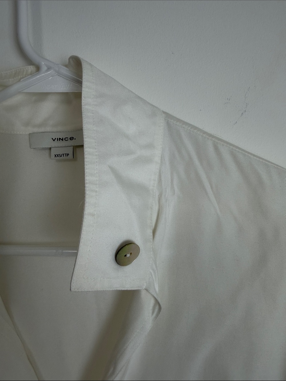 Vince Cream Short-Sleeve Silk-Blend Blouse - Picture 3 of 7